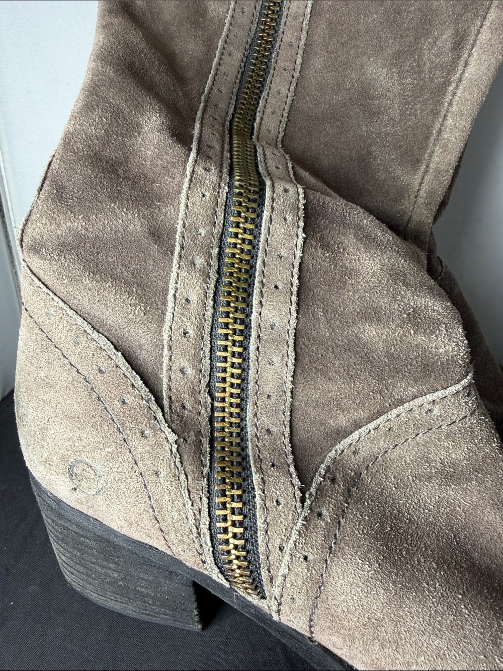 Born Suede Boots size 9 zip up sides - Picture 2 of 12